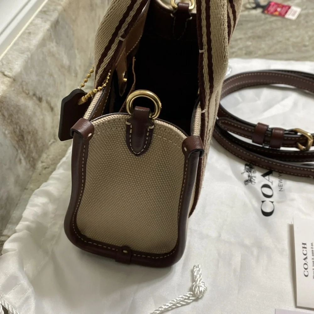 NWT Coach Mini Smith Tote - Picture 4 of 8